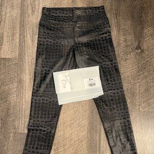 Zyia  Gray armor LNT 28”. Size 8-10.
